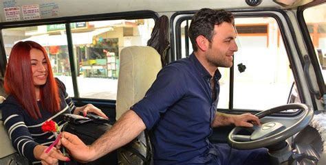 A­d­a­n­a­­d­a­ ­M­i­n­i­b­ü­s­ ­Ş­o­f­ö­r­ü­n­d­e­n­ ­K­a­d­ı­n­ ­Y­o­l­c­u­l­a­r­ı­n­a­ ­K­a­r­a­n­f­i­l­ ­J­e­s­t­i­